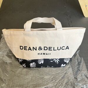 DEAN & DELUCA Small Canvas Tote Bag Hawaii limited with pineapple pattern.